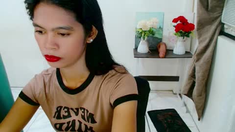 avacadaxcx online show from April 5, 2026, 1:19 pm