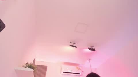 Snapshot of avalon_badger chatting on February 18, 2026, 8:05 pm Avalon online show from February 18, 2026, 8:05 pm