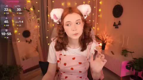  Ava  online show from October 18, 2025, 1:01 pm