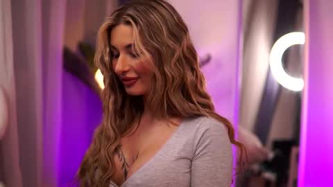 Carina online show from March 2, 2025, 11:09 pm