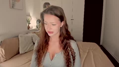 Snapshot of aveme_melissa chatting on June 23, 2026, 6:11 am aveme_melissa online show from June 23, 2026, 6:11 am