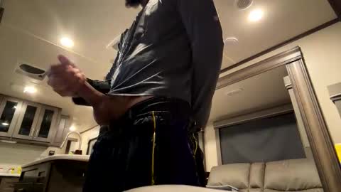 Snapshot of average210 chatting on February 17, 2026, 12:29 am average210 online show from February 17, 2026, 12:29 am