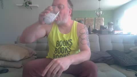 Snapshot of averagegreg chatting on March 1, 2026, 8:44 pm Greg online show from March 1, 2026, 8:44 pm