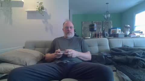 Snapshot of averagegreg chatting on April 3, 2026, 4:49 pm Greg online show from April 3, 2026, 4:49 pm
