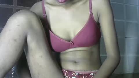 Snapshot of avery_lust01 chatting on May 1, 2026, 6:18 am avery_lust01 online show from May 1, 2026, 6:18 am