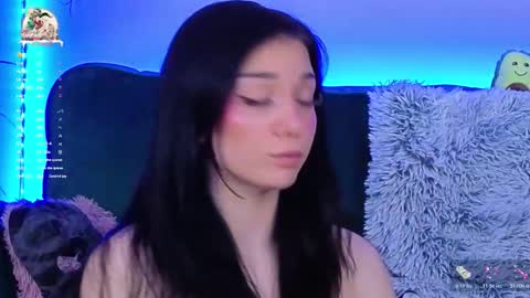 AveryWillow online show from January 6, 2026, 6:44 pm