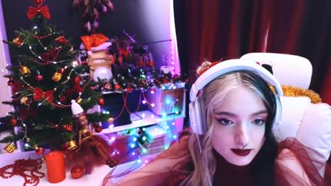 Snapshot of avi_nile chatting on December 26, 2024, 5:47 am Avriel online show from December 26, 2024, 5:47 am