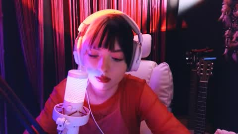 Snapshot of avi_nile chatting on December 16, 2025, 9:20 pm Avriel online show from December 16, 2025, 9:20 pm