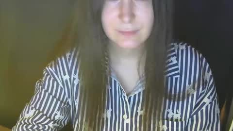 Snapshot of avialenne chatting on March 29, 2026, 5:24 pm avialenne online show from March 29, 2026, 5:24 pm