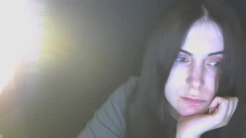 Snapshot of avialenne chatting on April 7, 2026, 6:52 pm avialenne online show from April 7, 2026, 6:52 pm