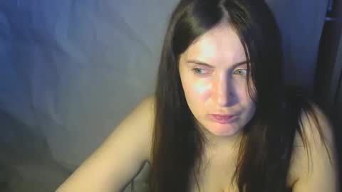Snapshot of avialenne chatting on April 12, 2026, 8:58 pm avialenne online show from April 12, 2026, 8:58 pm