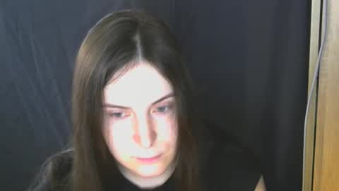 Snapshot of avialenne chatting on April 19, 2026, 12:04 pm avialenne online show from April 19, 2026, 12:04 pm