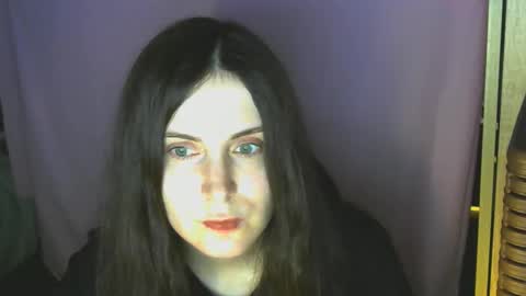 Snapshot of avialenne chatting on April 27, 2026, 6:17 pm avialenne online show from April 27, 2026, 6:17 pm