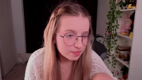 Avi online show from May 13, 2026, 5:32 pm
