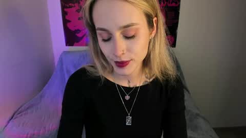 Aviva online show from April 21, 2026, 6:34 pm