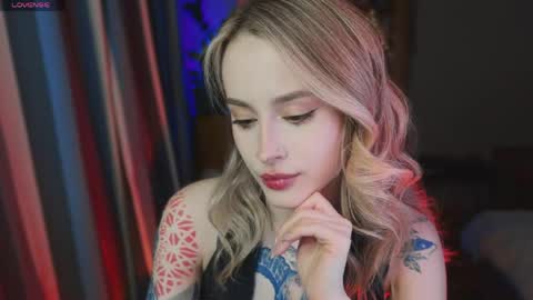 Aviva online show from April 28, 2026, 8:03 pm