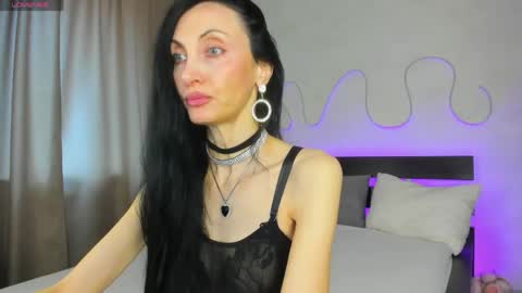 Avrora online show from May 31, 2026, 1:25 am