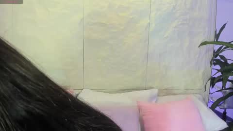 Avy  online show from October 27, 2025, 11:36 am