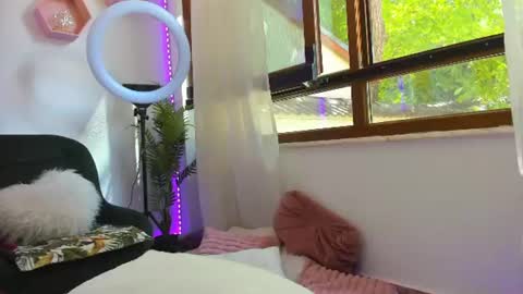 Snapshot of awesome_jolie chatting on July 7, 2026, 12:09 pm Jolie online show from July 7, 2026, 12:09 pm
