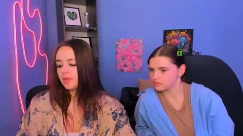 awesomeemma_ online show from May 5, 2026, 11:07 am