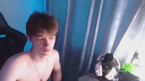 Snapshot of axel_0ne chatting on June 13, 2026, 10:29 pm axel_0ne online show from June 13, 2026, 10:29 pm