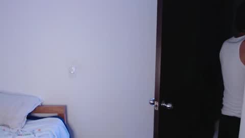 Snapshot of axel_davis_ chatting on October 8, 2025, 3:04 am axel davis  online show from October 8, 2025, 3:04 am