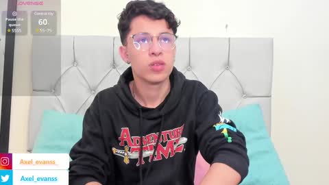 Axel Evanss online show from February 8, 2025, 1:33 pm