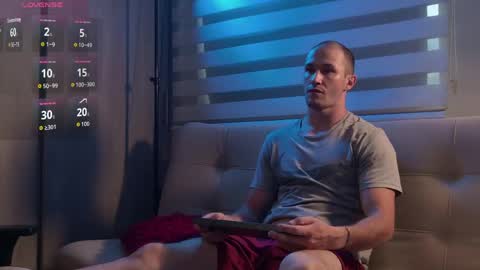 Snapshot of axel_fairchaild chatting on April 28, 2026, 12:32 pm Axel Fairchaild online show from April 28, 2026, 12:32 pm