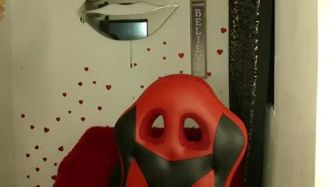 Snapshot of axel_fox7 chatting on May 4, 2026, 12:06 am Axel online show from May 4, 2026, 12:06 am