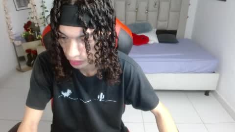 Snapshot of axel_fox7 chatting on May 11, 2026, 12:38 am Axel online show from May 11, 2026, 12:38 am