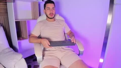 axel_grey_ online show from October 13, 2025, 12:49 pm