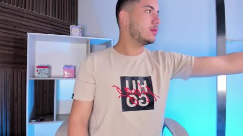 axel_grey_ online show from October 23, 2025, 12:15 pm