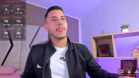 axel_grey_ online show from March 30, 2026, 12:39 pm