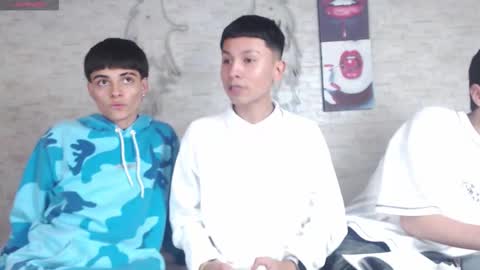 axel_milo_and_kairo online show from December 3, 2025, 3:25 am