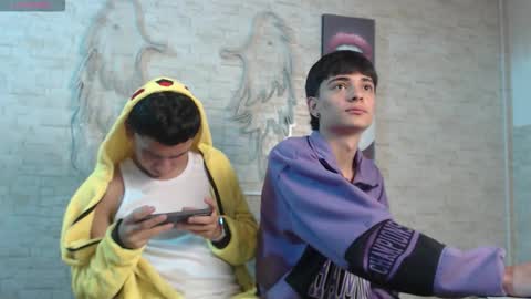 axel_milo_and_kairo online show from February 18, 2026, 4:25 pm