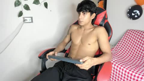 Snapshot of axel_rosse2 chatting on November 7, 2025, 10:10 pm axel_rosse2 online show from November 7, 2025, 10:10 pm