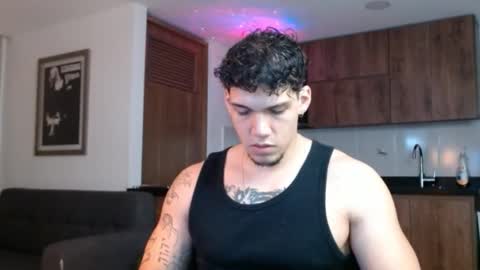 INDEPENDENT MODEL  online show from January 9, 2026, 1:08 am