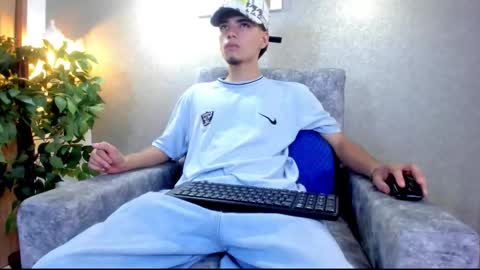 Snapshot of axel_wiliams chatting on October 10, 2025, 6:07 pm axel  online show from October 10, 2025, 6:07 pm