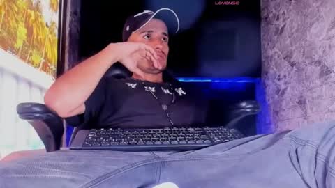 Axell Cross2 online show from March 12, 2026, 2:01 pm