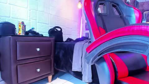 Axell Cross2 online show from March 22, 2026, 4:43 pm