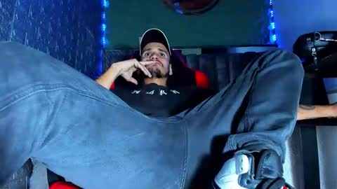 Axell Cross2 online show from April 7, 2026, 1:28 am