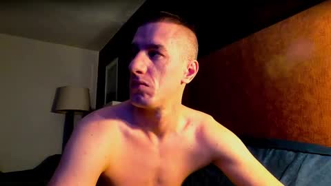 Axl online show from February 5, 2025, 6:02 am