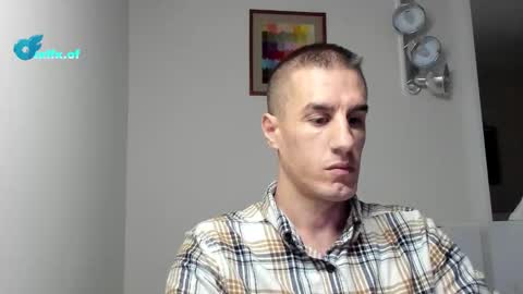 Axl online show from November 18, 2025, 3:01 am