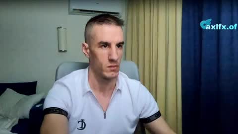 Axl online show from April 14, 2026, 8:37 pm