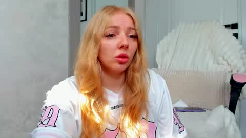 Snapshot of ayaye_ chatting on July 19, 2026, 6:17 am SundyRose online show from July 19, 2026, 6:17 am