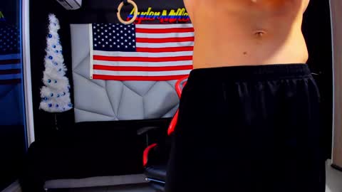 Snapshot of aydenmillerdom chatting on January 3, 2025, 4:27 pm Ayden Miller online show from January 3, 2025, 4:27 pm