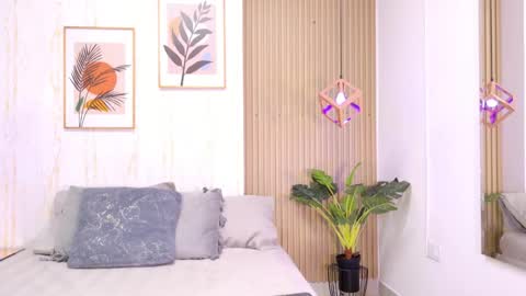 Ayleen online show from September 13, 2025, 11:54 am