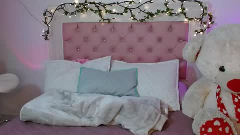 AYLEEN    online show from April 11, 2026, 7:45 am