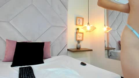 Snapshot of ayleenngray chatting on December 29, 2024, 2:42 pm Ayleen Gray online show from December 29, 2024, 2:42 pm