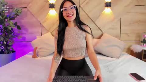 ayllin  online show from October 1, 2025, 7:31 pm